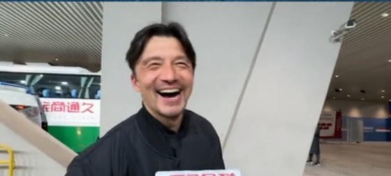  帶孩子和帶球隊(duì)哪個(gè)更累？謝暉笑言：都累，但帶孩子更累