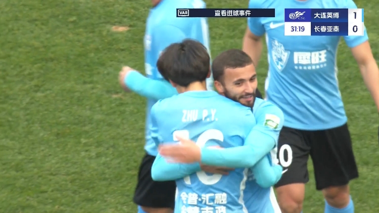  19歲朱鵬宇中超處子球！大連英博1-0領(lǐng)先長春亞泰，馬萊萊助攻