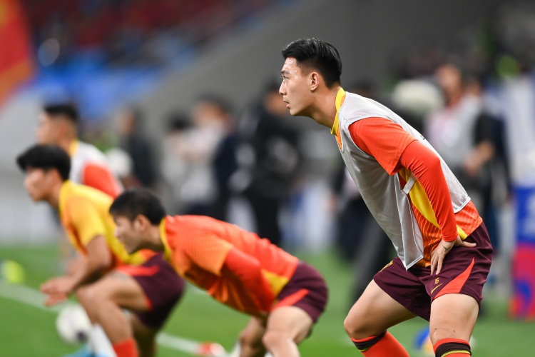  足球報：張玉寧、蔣圣龍均有不同程度傷病，伊萬未讓在熱身賽出場