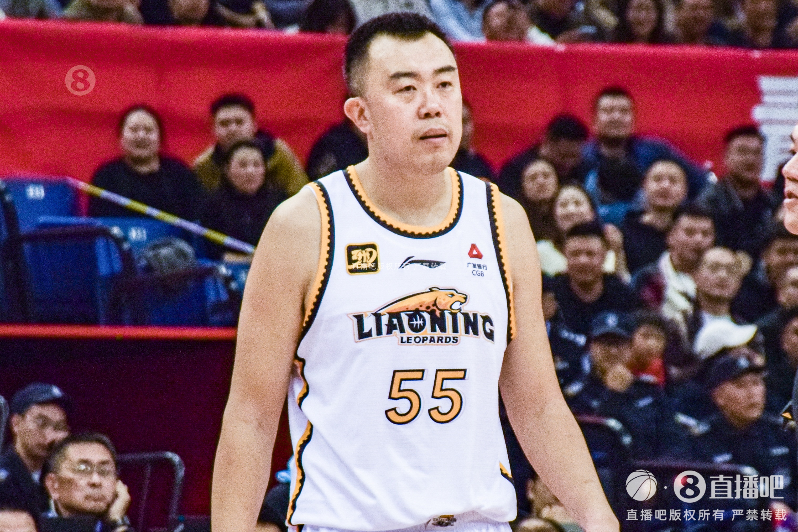  油箱滿滿的！韓德君上半場5投全中得到10分3板2助1斷