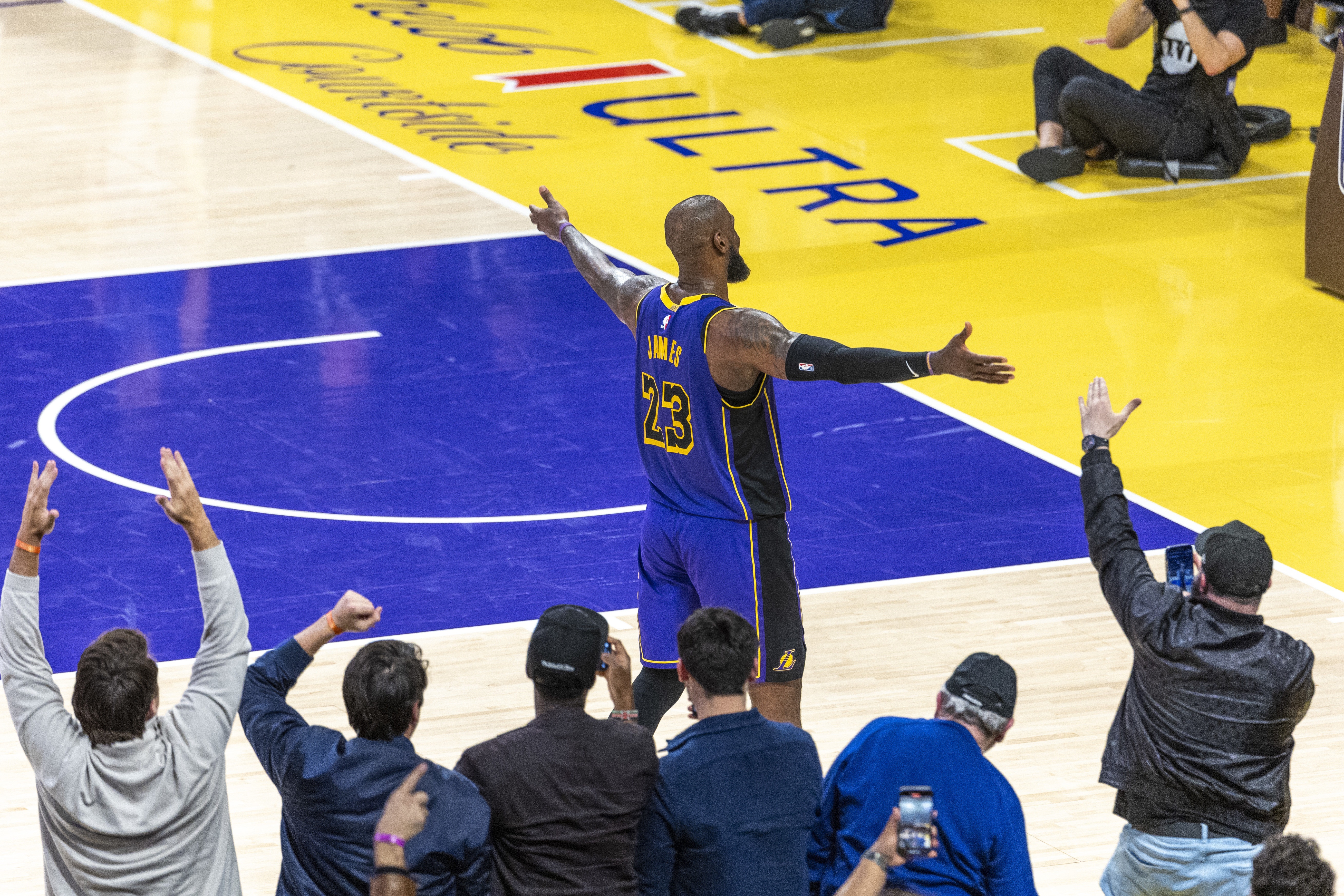  分析NBA目前的輿論環(huán)境：詹姆斯之后 聯(lián)盟門面成了一個燙手山芋？