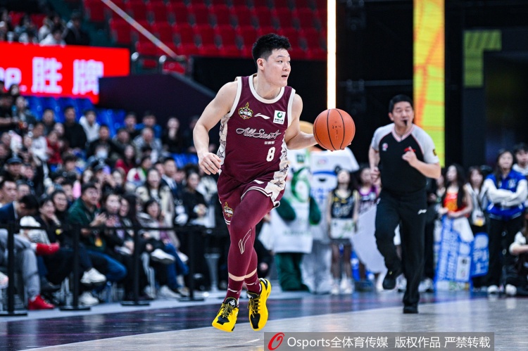  張寧：最后我就不想傳了 兄弟們一起歡呼擁抱拍頭的感覺(jué)真好！
